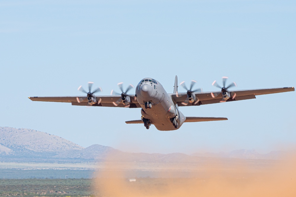 International air mobility crews attend Missouri based advanced tactics course