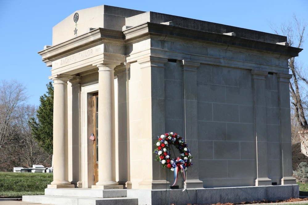 The mausoleum of Zachary Taylor