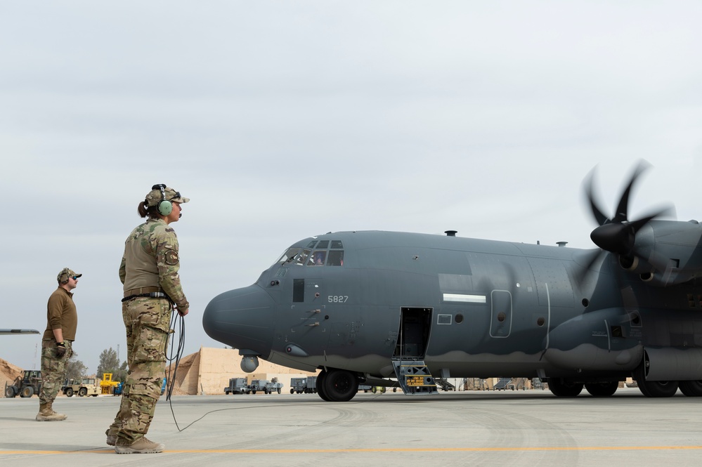 26th ERQS Conducts Combat Airlift Operation