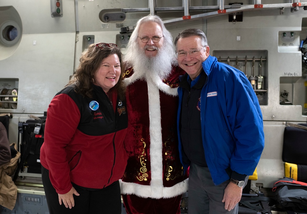 Alaska Air National Guard's 176th Wing provides an upgraded sleigh during Operation Santa Claus
