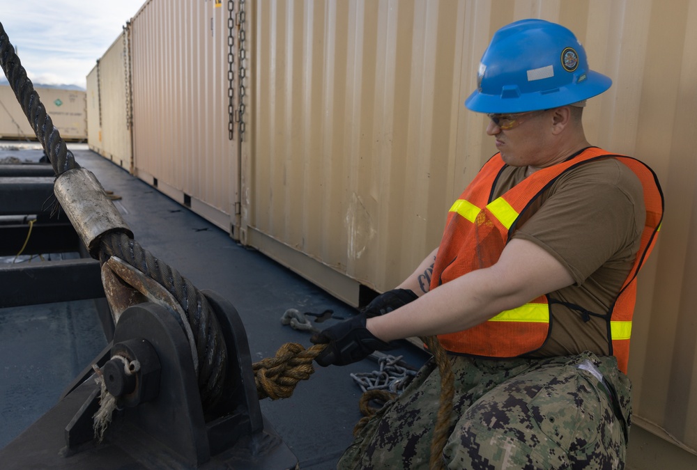 8th TSC offloads military vehicles from the U.S. Naval Ship Watson