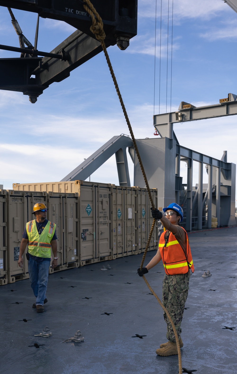 8th TSC offloads military vehicles from the U.S. Naval Ship Watson