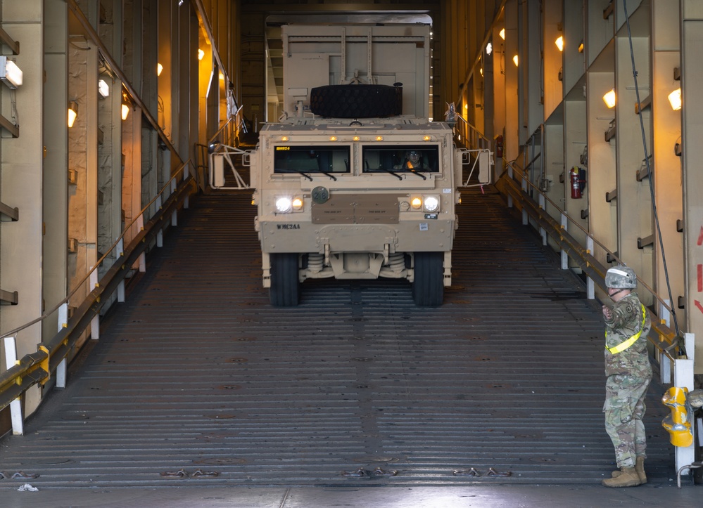 8th TSC offloads military vehicles from the U.S. Naval Ship Watson