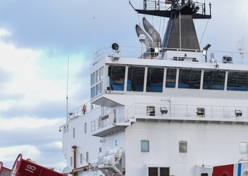 USCGC Mackinaw (WLBB 30) 2022 Christmas Tree Run