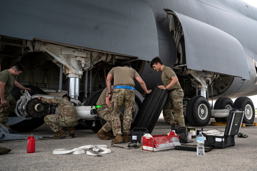 C-5M Galaxy tire and brake training