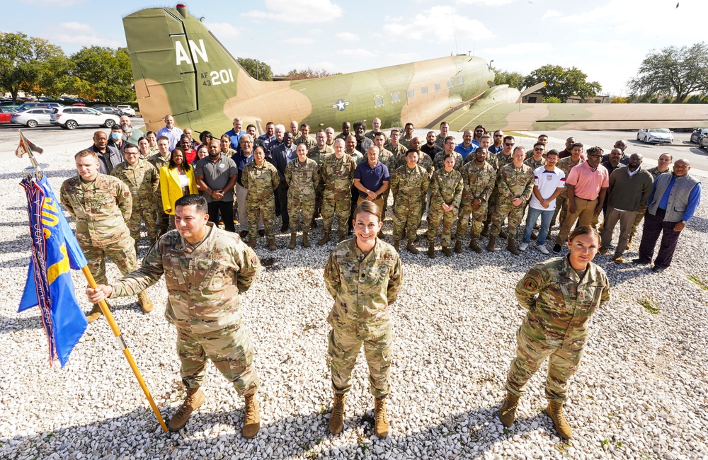 690th Intelligence Support Squadron takes outgoing first sergeant photo