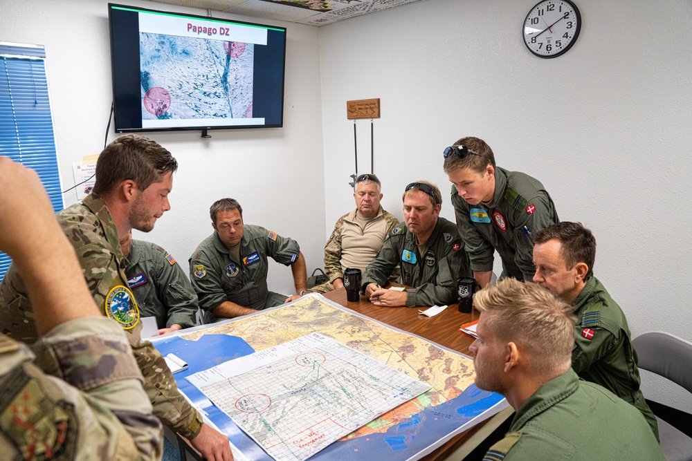 International intel professionals hone their skills at a Missouri based air mobility tactics course