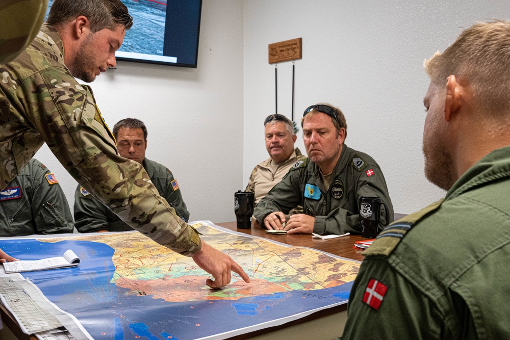 International intel professionals hone their skills at a Missouri based air mobility tactics course