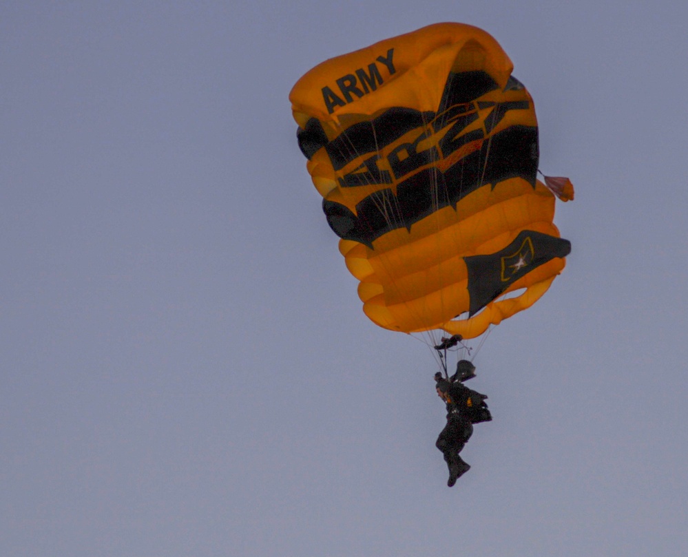 U.S. Army Golden Knights Perform at 49'ers Salute to Service Game