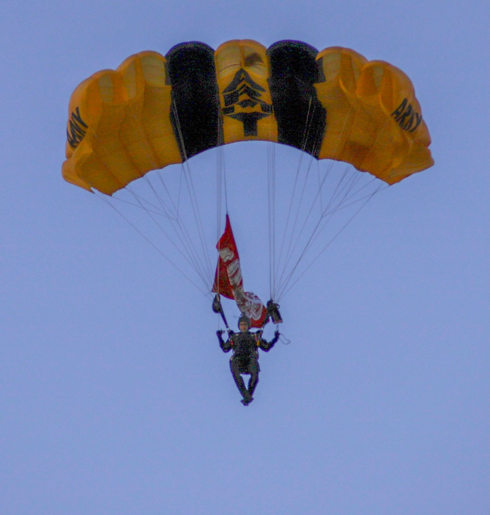 U.S. Army Golden Knights Perform at 49'ers Salute to Service Game