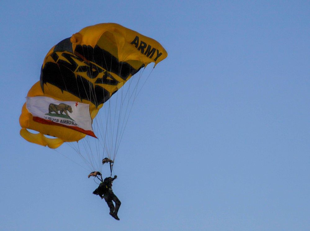 U.S. Army Golden Knights Perform at 49'ers Salute to Service Game