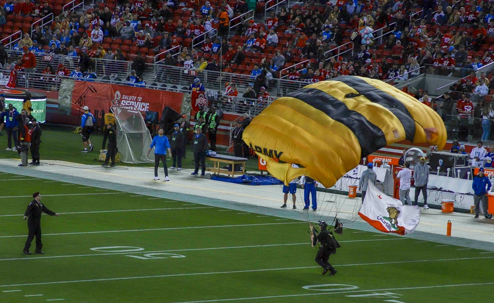 U.S. Army Golden Knights Perform at 49'ers Salute to Service Game