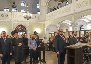 U.S. Military helps dedicate historic Torah Scroll to Ukrainian Army