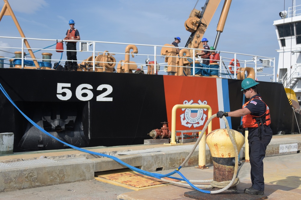 Photo of Maria Bray Crew Members Prior to Getting Underway