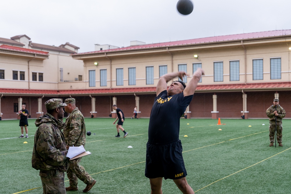 1st Signal Brigade Soldiers doing ACFT