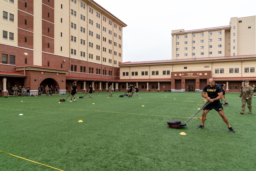 1st Signal Brigade Soldiers doing ACFT