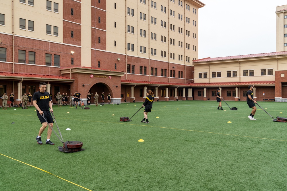 1st Signal Brigade Soldiers doing ACFT