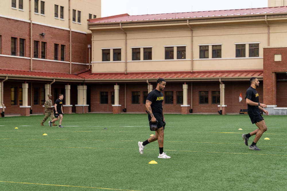 1st Signal Brigade Soldiers doing ACFT