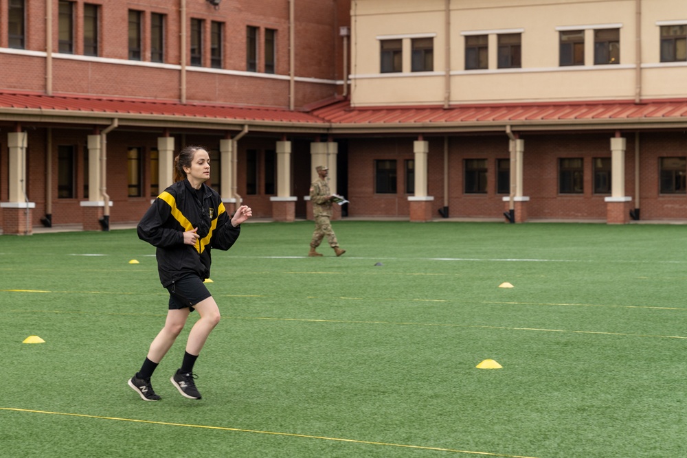 1st Signal Brigade Soldiers doing ACFT