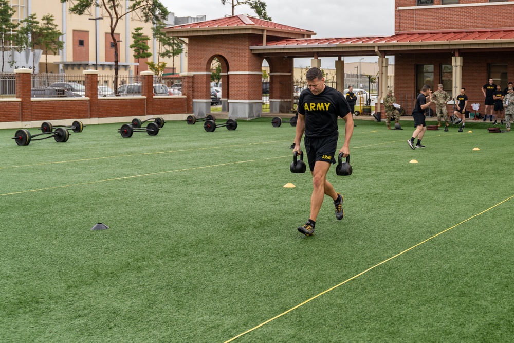 1st Signal Brigade Soldiers doing ACFT