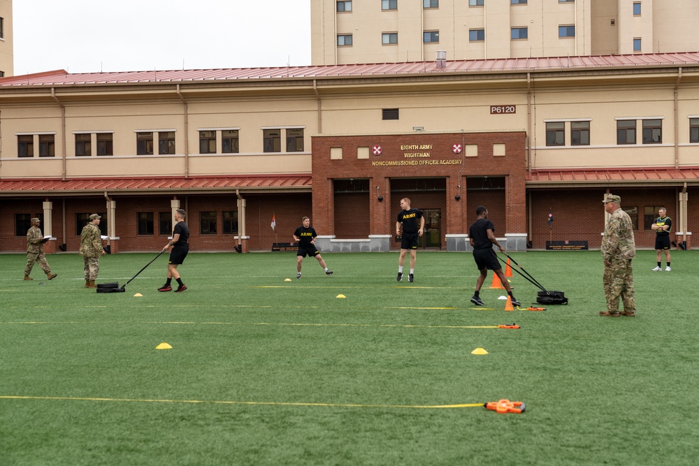 1st Signal Brigade Soldiers doing ACFT