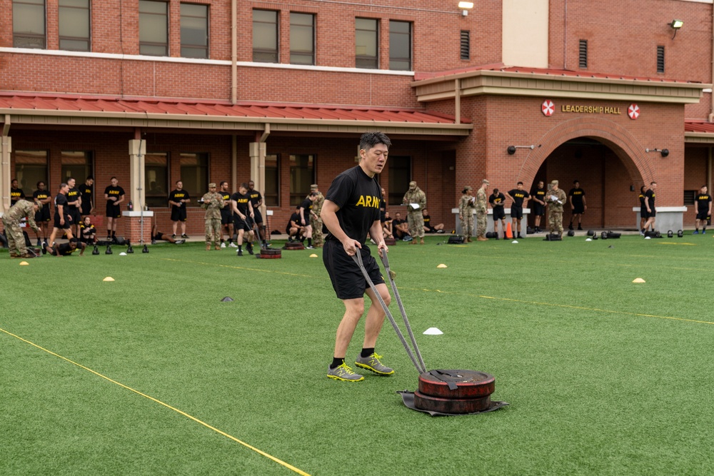 1st Signal Brigade Soldiers doing ACFT