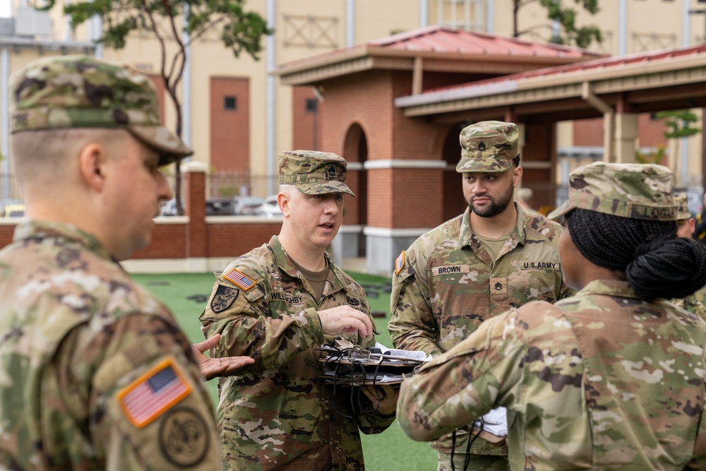 1st Signal Brigade Soldiers doing ACFT