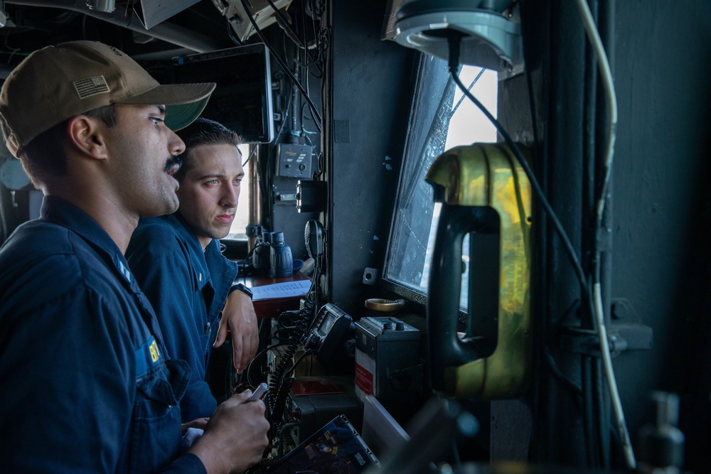 USS Dextrous Navigates Arabian Gulf