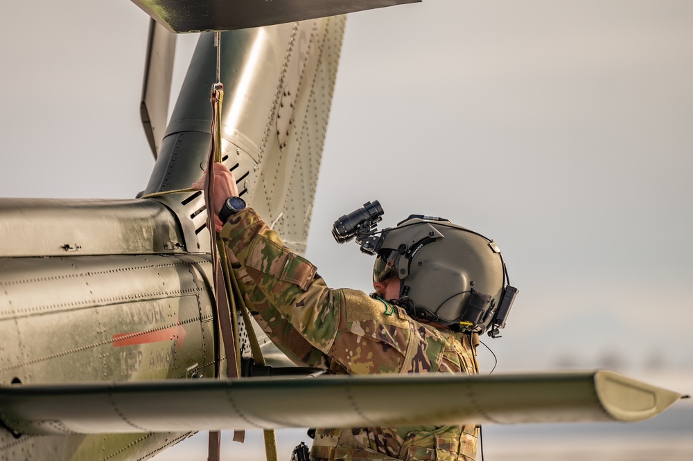 40th Helicopter Squadron conducts winter weather training