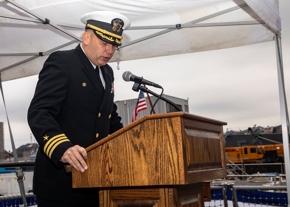 USS Howard (DDG 83) Conducts Change of Command Ceremony