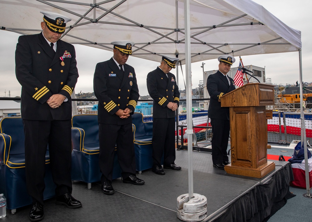 USS Howard (DDG 83) Conducts Change of Command Ceremony