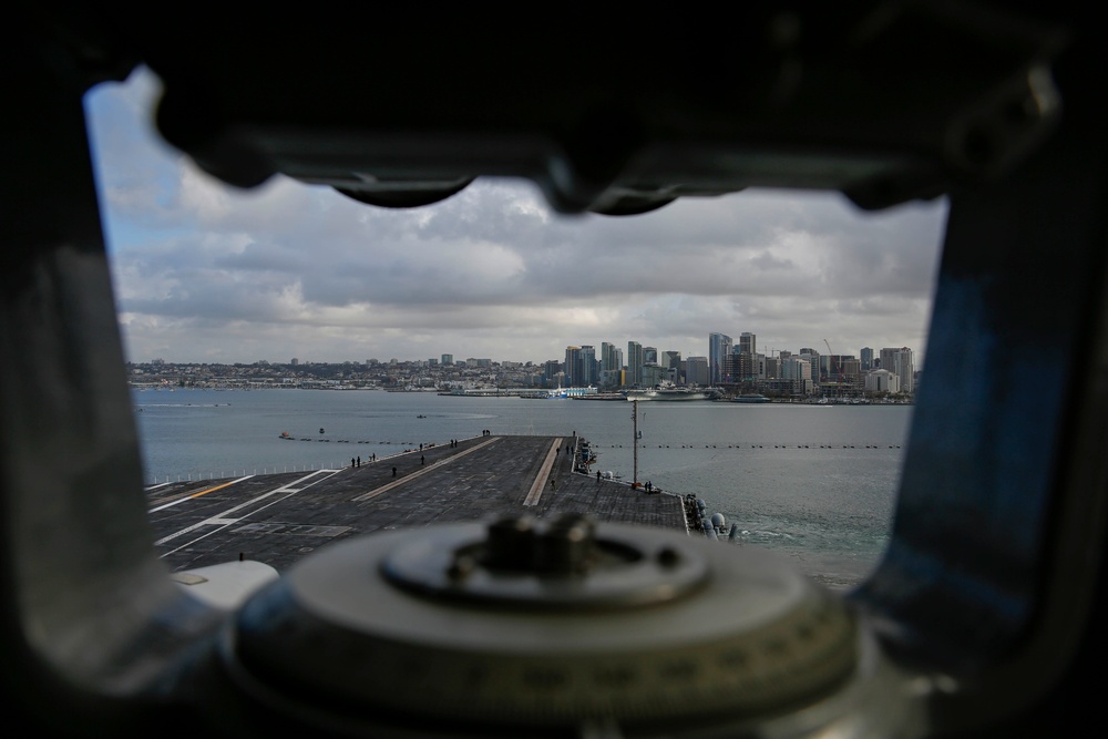 Abraham Lincoln departs home port for scheduled underway