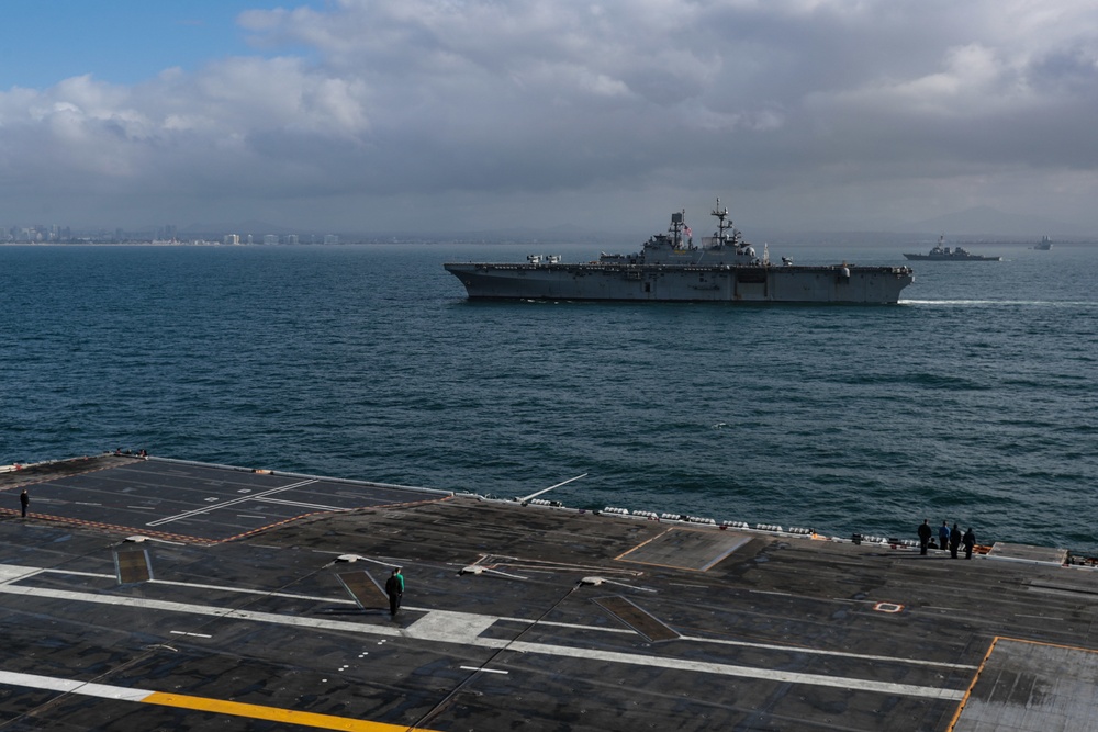 Abraham Lincoln departs home port for scheduled underway