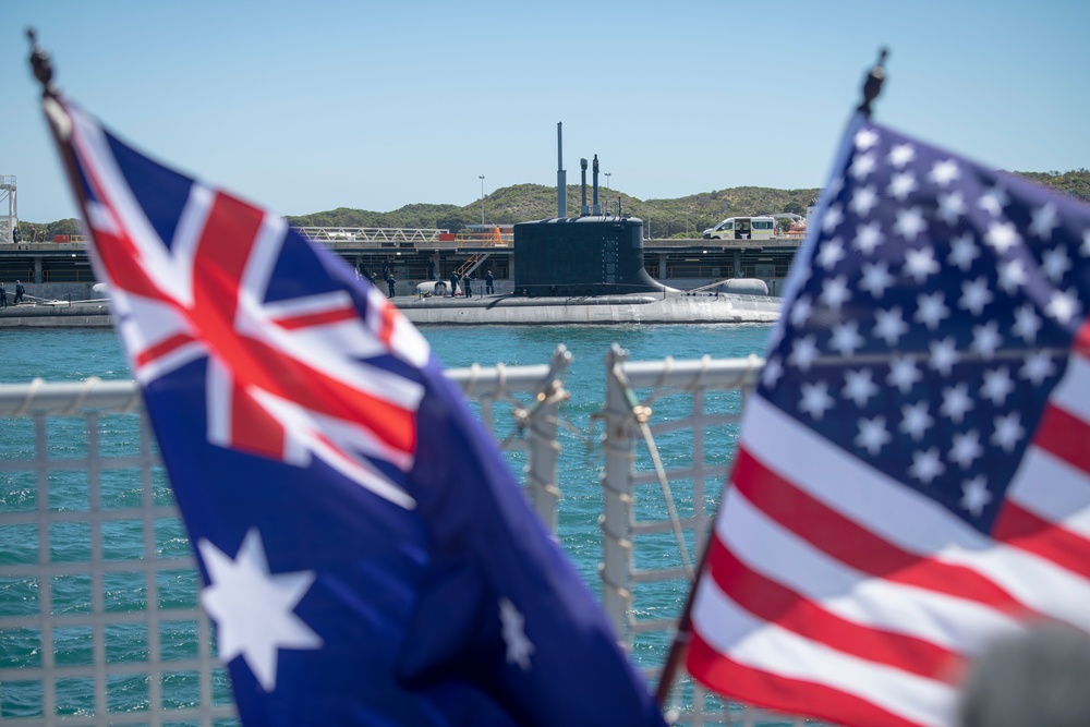 USS Mississippi (SSN 782) Arrives in Australia