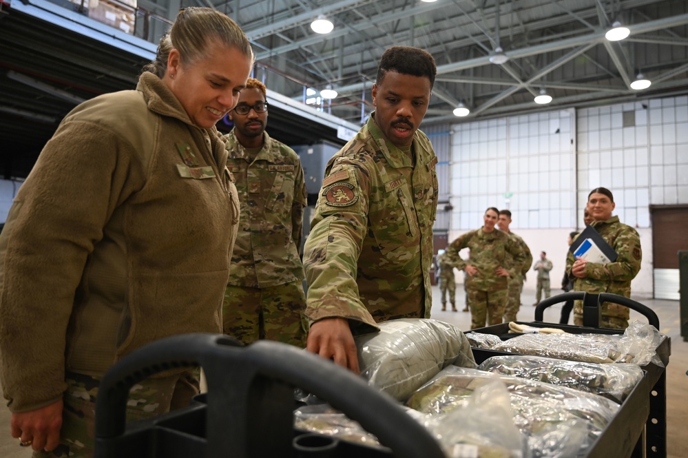 A.F. Director of Logistics visits RAF Mildenhall