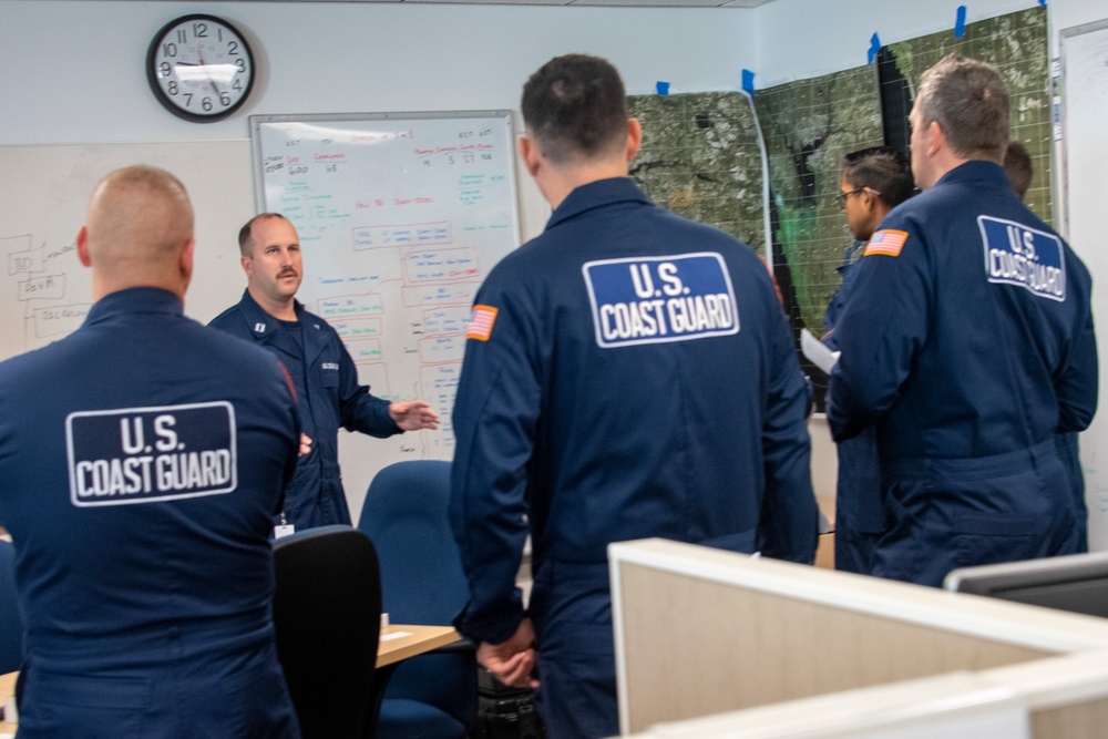 USCG Briefs at Hurricane Ian ESF-10 Unified Command