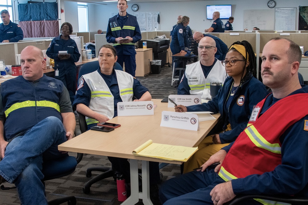 USCG Briefs at Hurricane Ian ESF-10 Unified Command