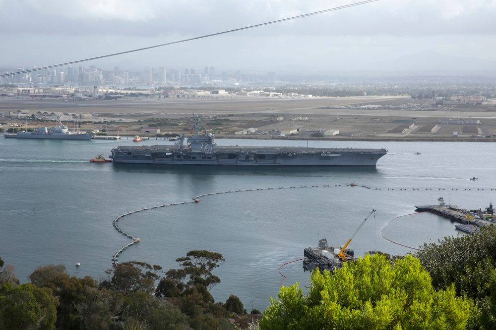 Abraham Lincoln leaves port for underway