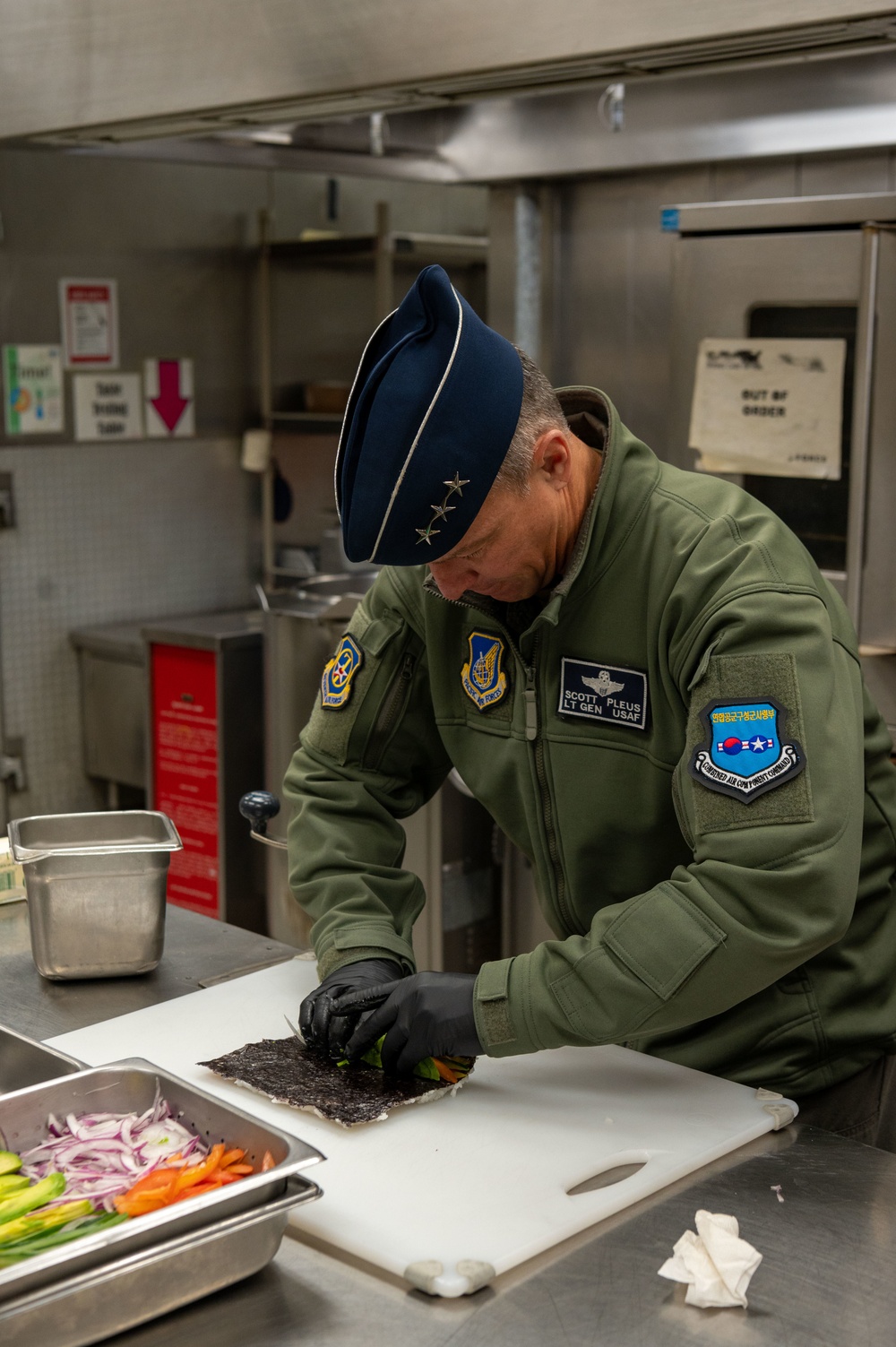 7th AF CC “rolls up” with 51 FSS