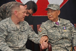 Retired ROK Army general donates Gen. Paik field jacket to Eighth Army museum