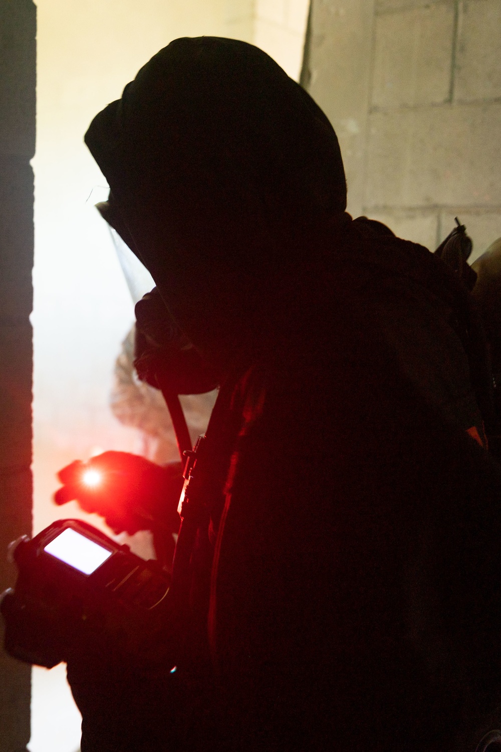 31st MEU Marines train CBRN skills.