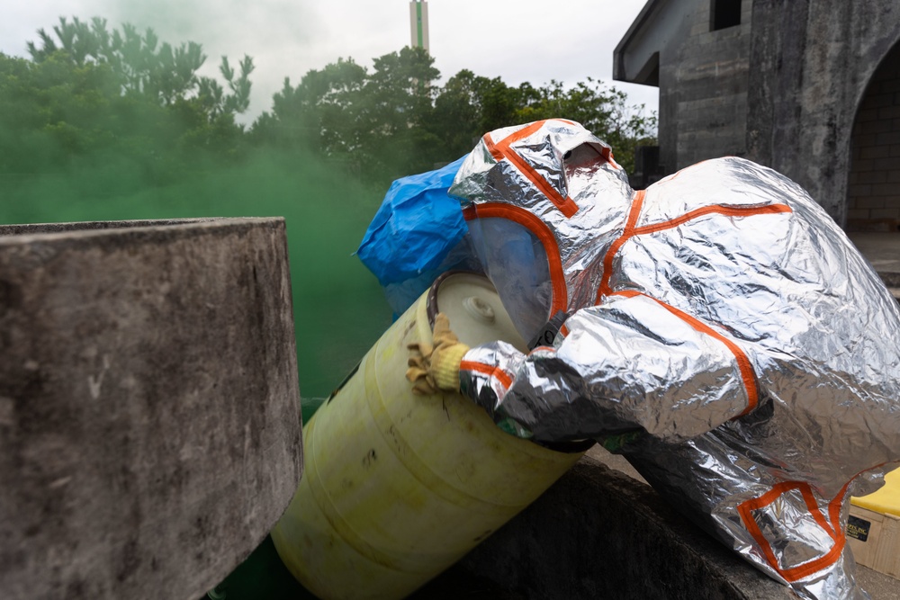 31st MEU Marines train CBRN skills.