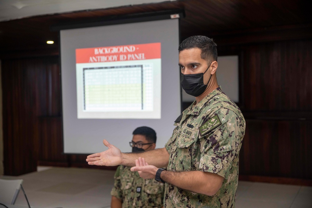 Comfort Sailors Hold Medical Trauma Symposium with Dr. Francisco E. Moscoso Puello Hospital