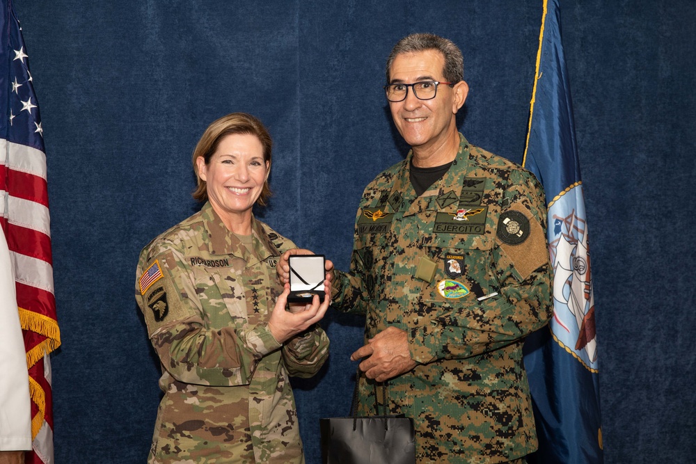 Lt. Gen. Carlos Diaz-Morfa, Dominican Republic Minister of Defense, takes a tour of USNS Comfort during Continuing Promise 2022 in Santo Domingo