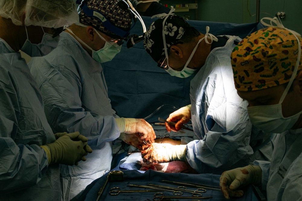 USNS COMFORT MEDICAL STAFF PERFORM PATIENT SURGERY, DOMINICAN REPUBLIC