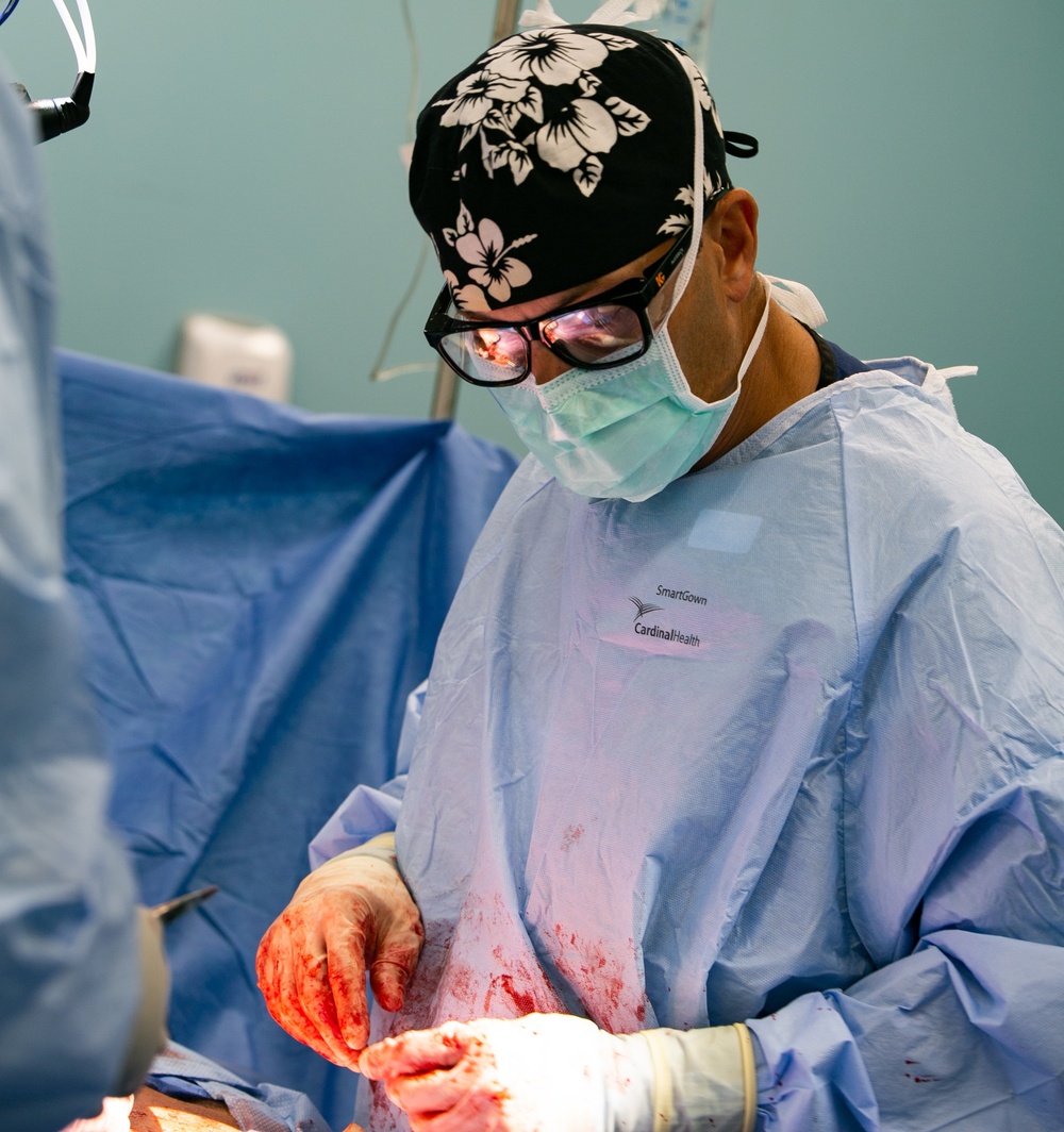 USNS COMFORT MEDICAL STAFF PERFORM PATIENT SURGERY, DOMINICAN REPUBLIC