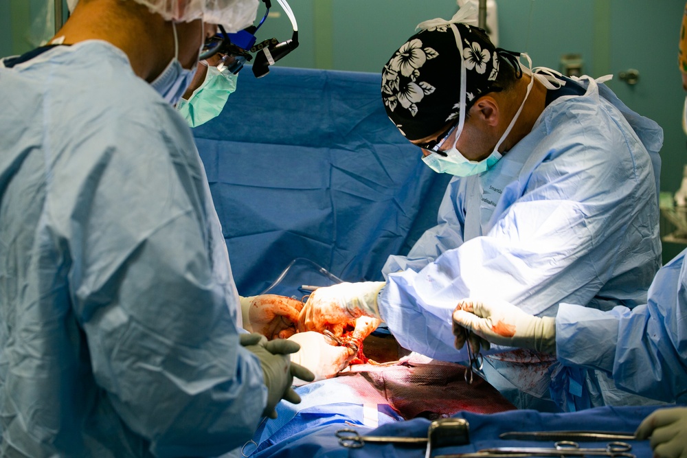 USNS COMFORT MEDICAL STAFF PERFORM PATIENT SURGERY, DOMINICAN REPUBLIC