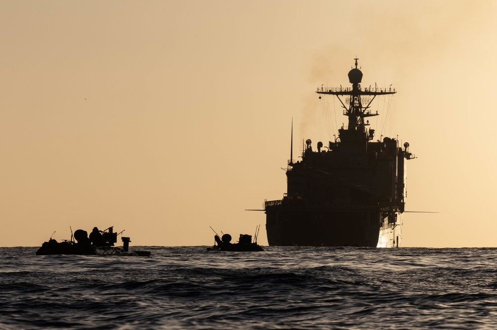 DVIDS Images Marines practice shiptoshore movement during Steel