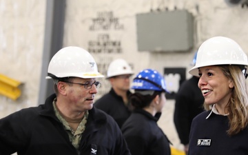 Assistant Secretary of the Navy Visits USS Fort Lauderdale