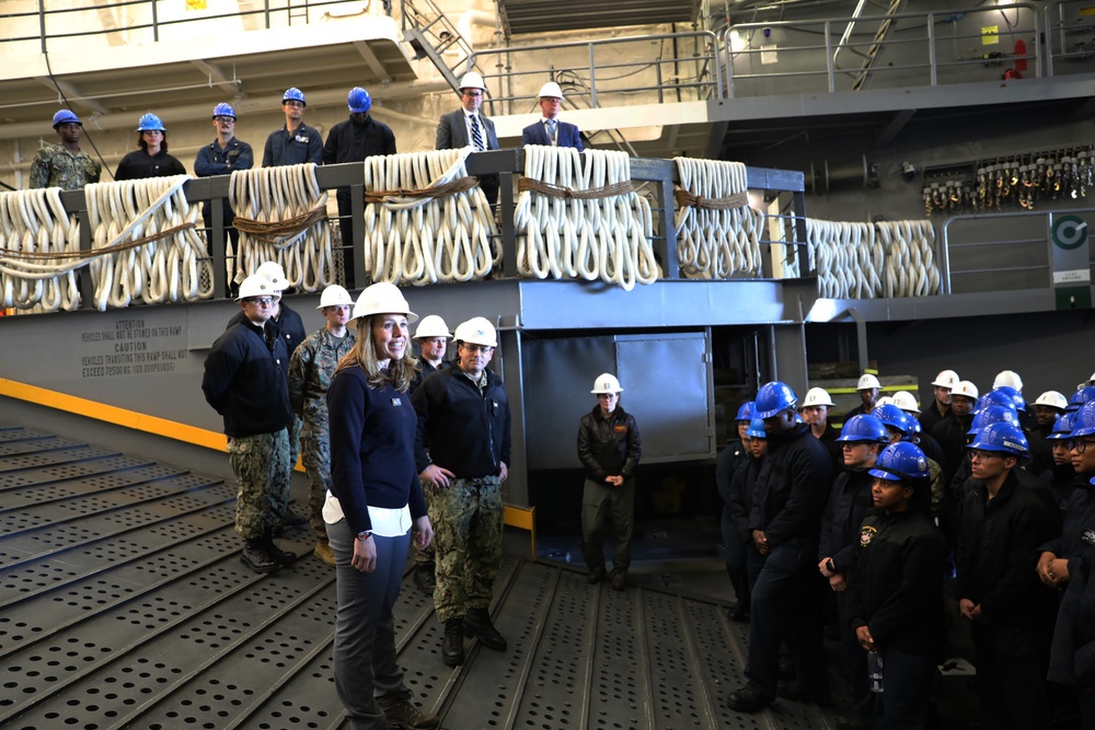 Assistant Secretary of the Navy Visits USS Fort Lauderdale